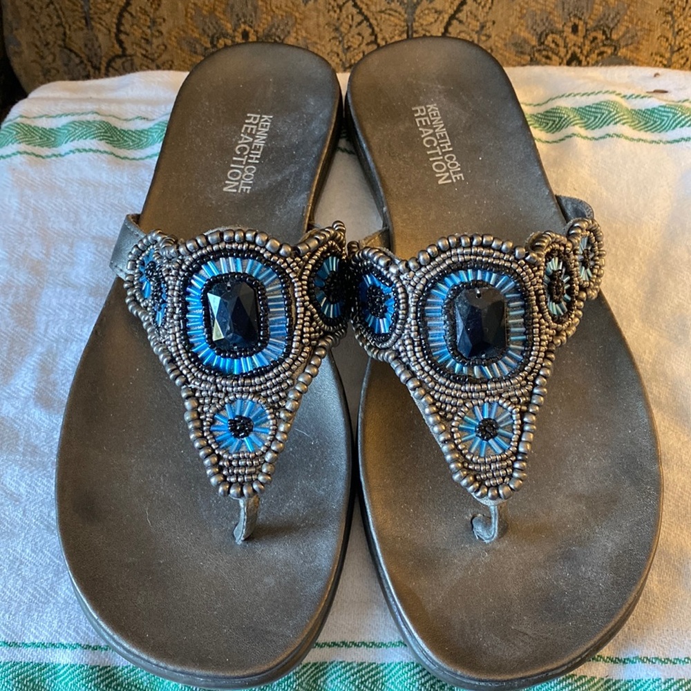 Kenneth Cole Reaction- flip flops- all man made material -size 8- blue/silver
